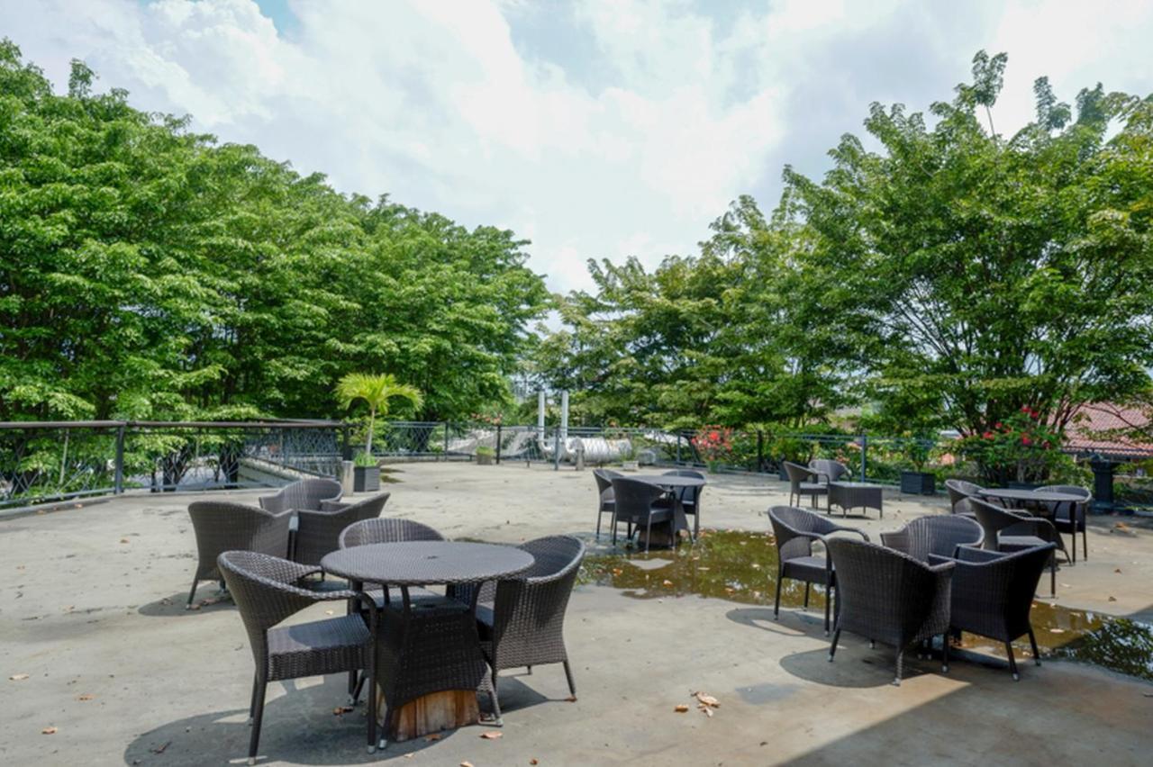 Hotel New Puri Garden Bandara Σεμαράνγκ Εξωτερικό φωτογραφία
