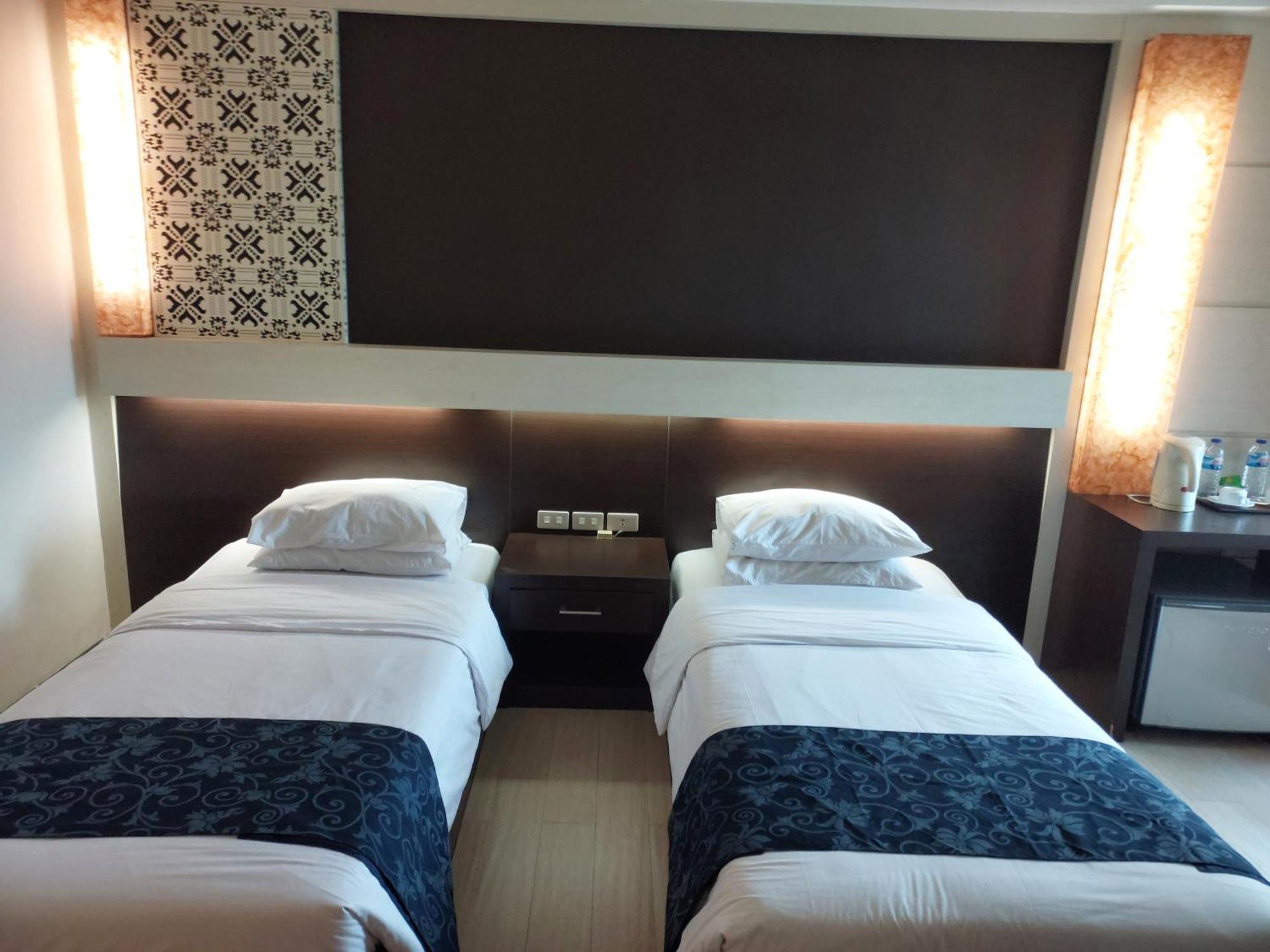 Hotel New Puri Garden Bandara Σεμαράνγκ Εξωτερικό φωτογραφία