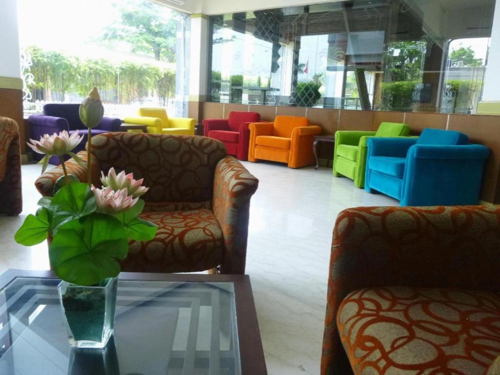 Hotel New Puri Garden Bandara Σεμαράνγκ Εξωτερικό φωτογραφία